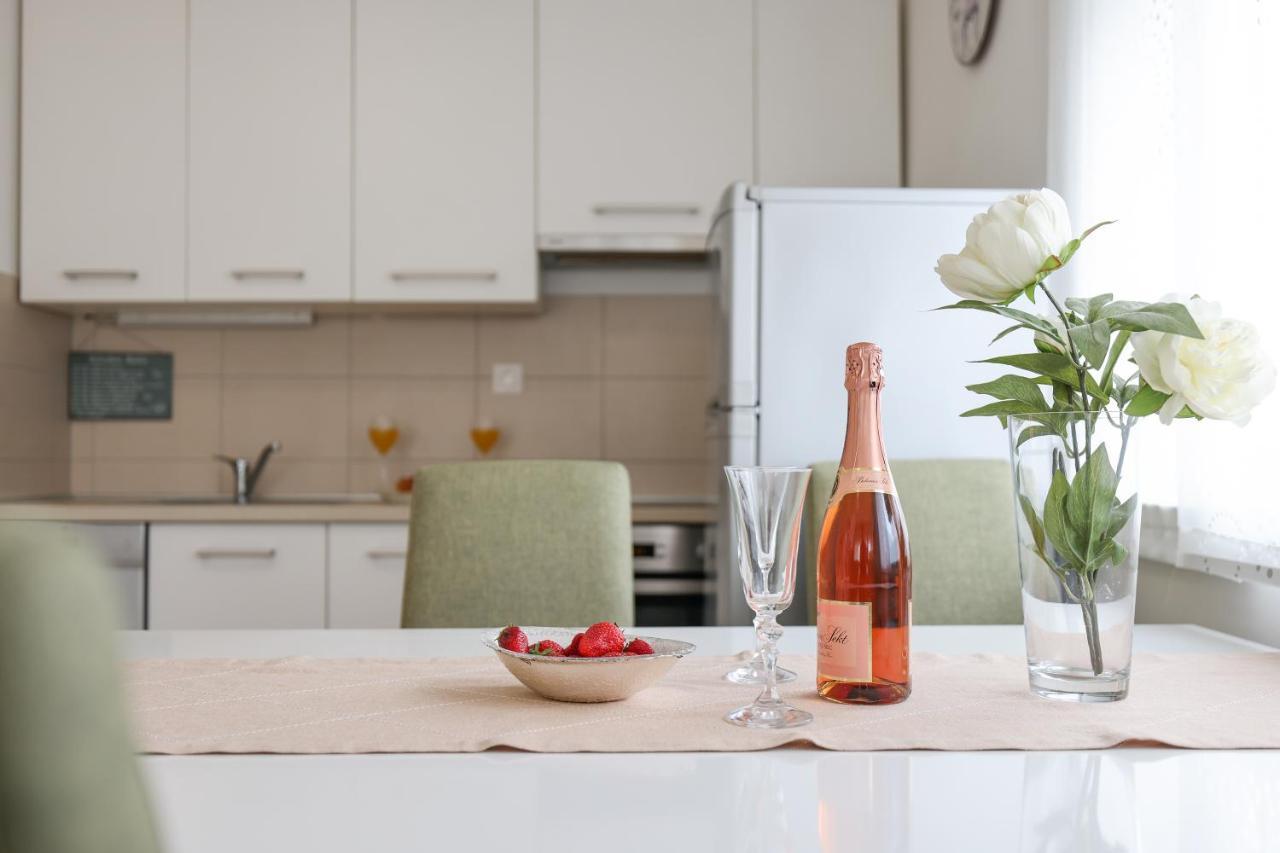 Cozy Niko Apartment - Private Parking And Balcony 자다르 외부 사진